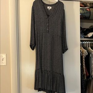 Old Navy Black and White Long Sleeve Dress
